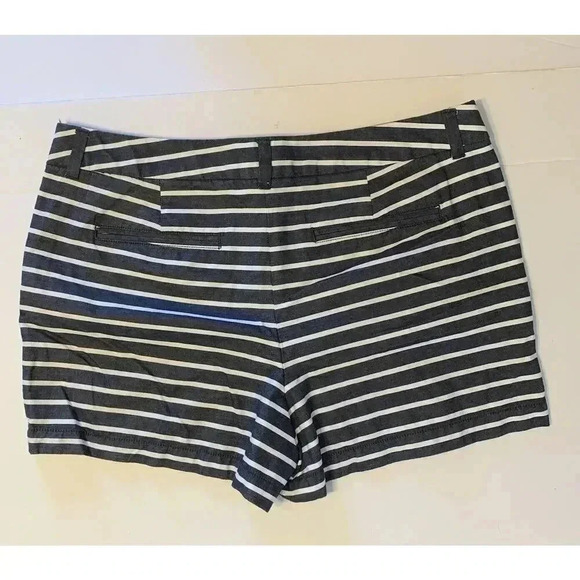 Women’s Ann Taylor Khaki Shorts Size 12 Navy Blue Cotton 4” Chino - Picture 2 of 6